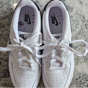 Nike White and Black Air Sneakers